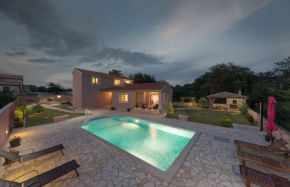 Villa Klo - with pool